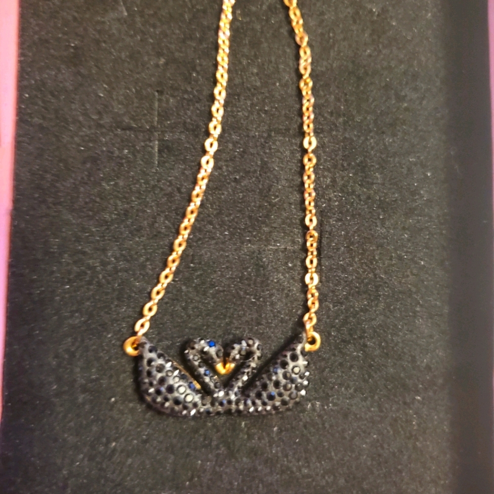 Swan Sworvorski Necklace